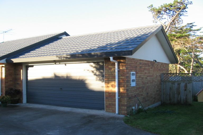 Photo of property in 20 Swanson Oaks, Swanson, Auckland, 0612