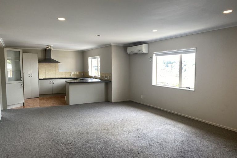 Photo of property in 16 Exotic Place, Massey, Auckland, 0614