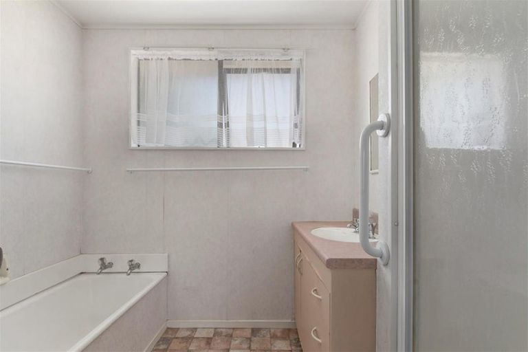 Photo of property in 14 Chapman Place, Fairy Springs, Rotorua, 3015