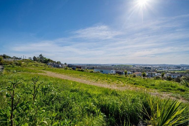Photo of property in 210 Point View Drive, East Tamaki Heights, Auckland, 2016