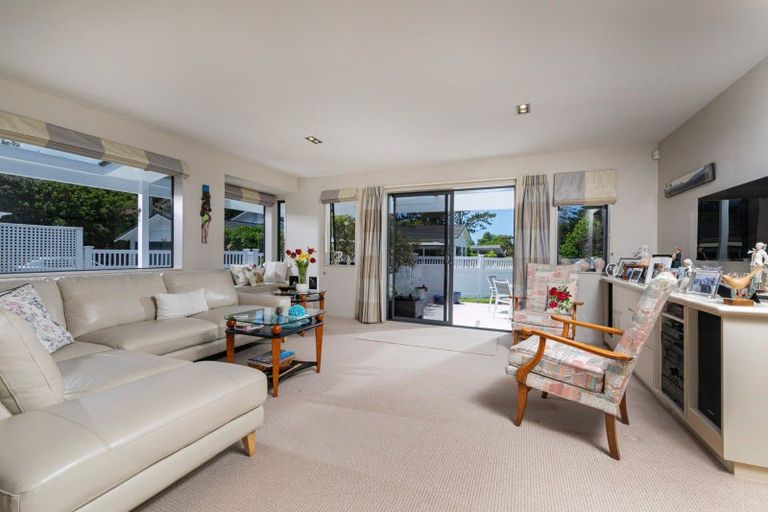 Photo of property in 49a Roland Road, Greenhithe, Auckland, 0632