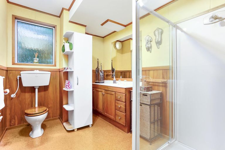 Photo of property in 50 Park Road, Titirangi, Auckland, 0604