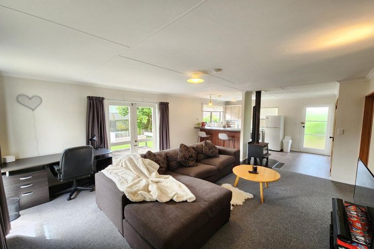 Photo of property in 77a Pahiatua Street, Hokowhitu, Palmerston North, 4410