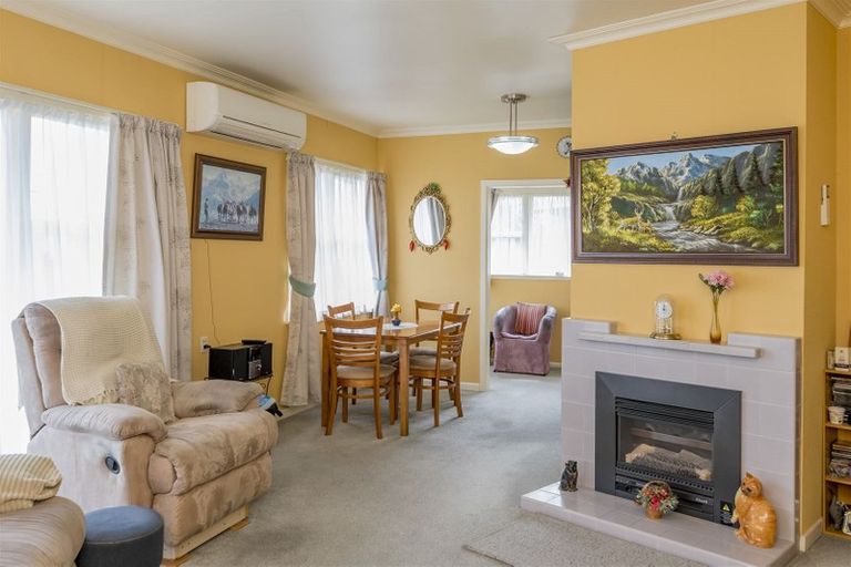 Photo of property in 591 Queen Street East, Levin, 5510