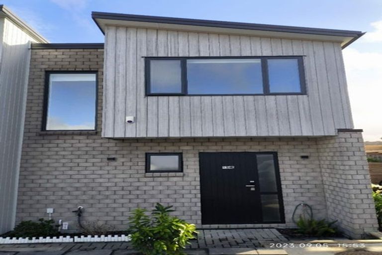 Photo of property in 134e Tiriwa Drive, Massey, Auckland, 0614