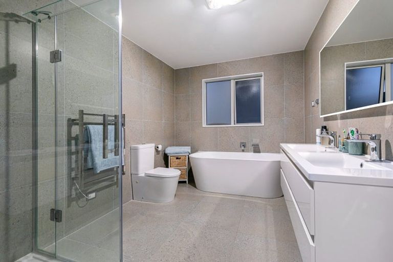 Photo of property in 26 Ascension Crescent, Orewa, 0931