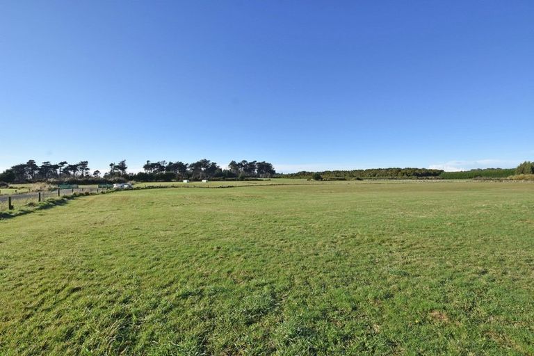 Photo of property in 105 Sunrise Drive, Seaward Bush, Invercargill, 9812