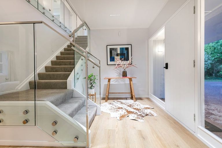 Photo of property in 4 Kerrymaria Place, Hillcrest, Auckland, 0627