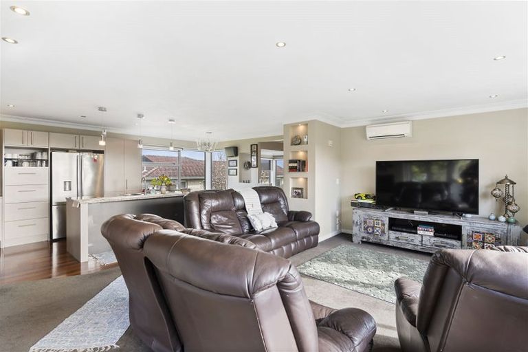 Photo of property in 1/62 Sorrel Crescent, Bucklands Beach, Auckland, 2012