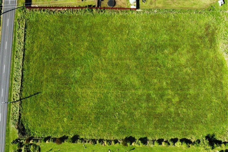 Photo of property in 69 Waikawa Beach Road, Manakau, 5573