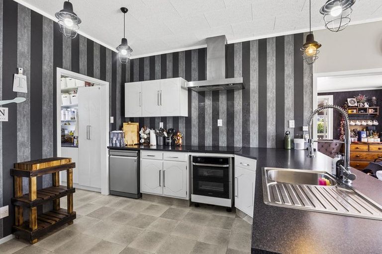 Photo of property in 42 Denby Road, Hawera, 4672