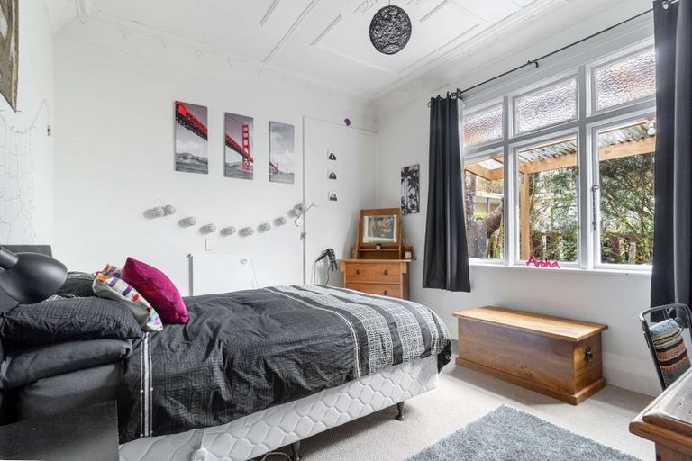 Photo of property in 1 Cossens Street, Balclutha, 9230