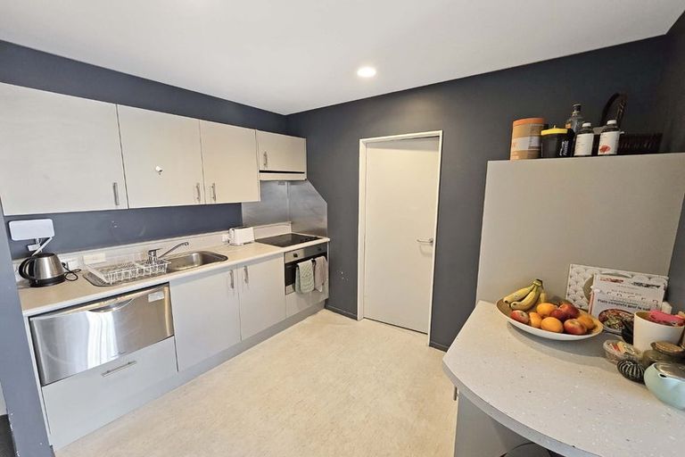 Photo of property in Terrace Heights Apartments, 2/163p The Terrace, Wellington Central, Wellington, 6011