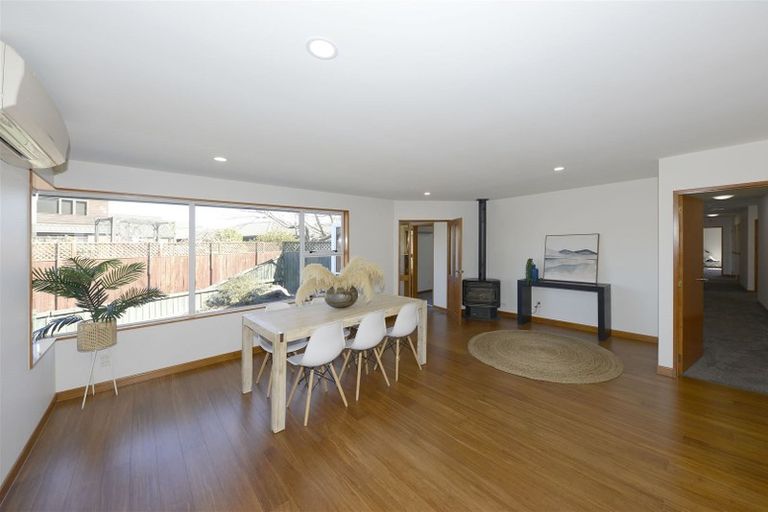 Photo of property in 15 Millcroft Place, Parklands, Christchurch, 8083