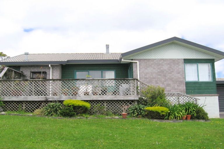 Photo of property in 11 Meynell Court, Glen Eden, Auckland, 0602