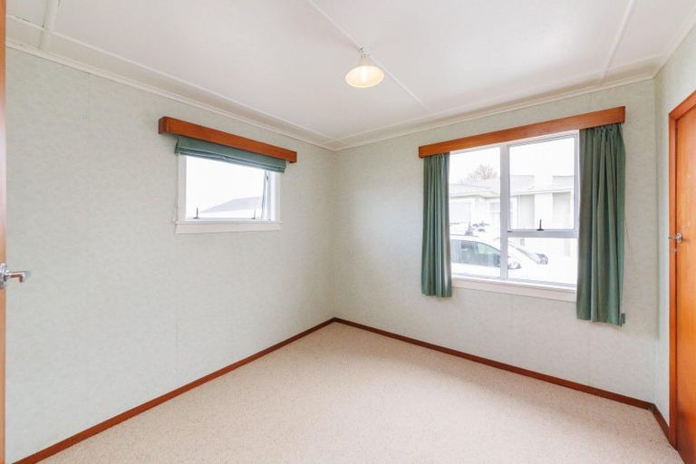 Photo of property in 4 Glasgow Street, Takaro, Palmerston North, 4412