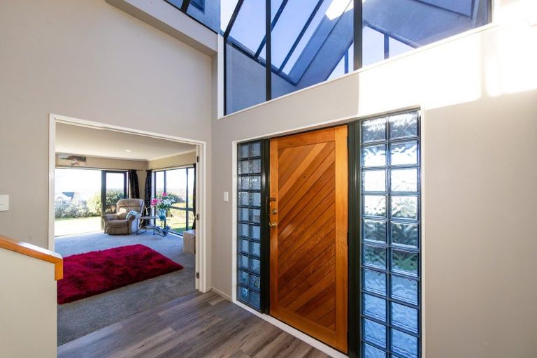 Photo of property in 84 Churchill Drive, Taradale, Napier, 4112