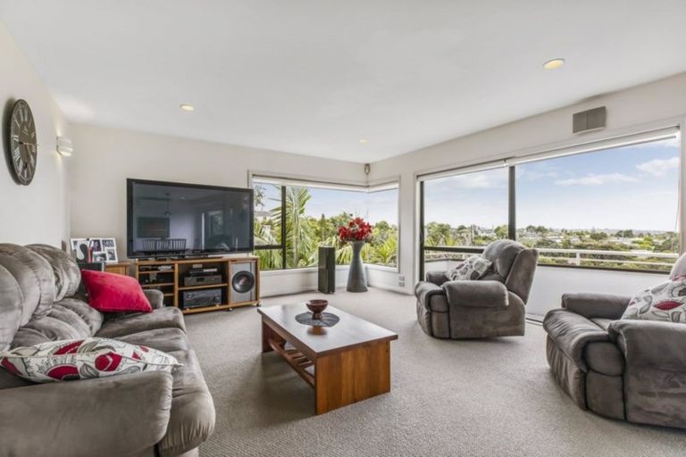 Photo of property in 29 Speedy Crescent, Hillcrest, Auckland, 0627