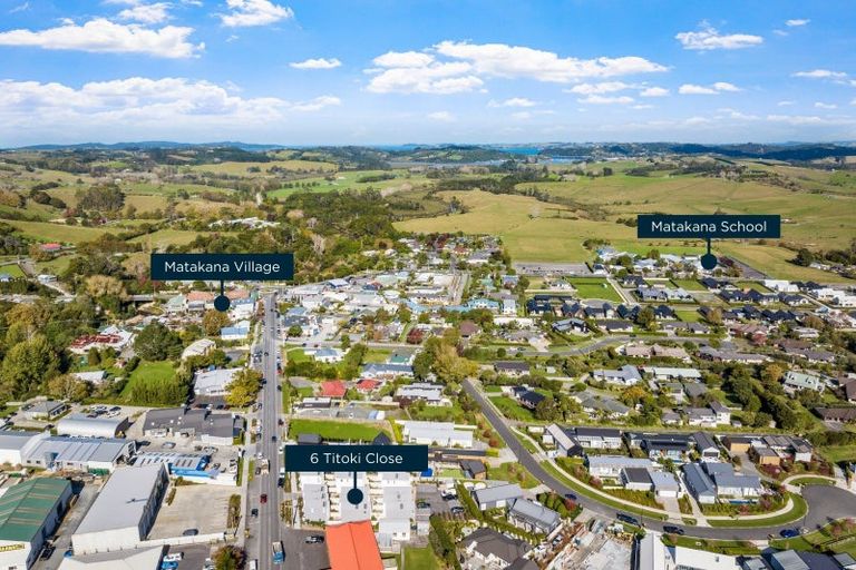 Photo of property in 6 Titoki Close, Matakana, Warkworth, 0985