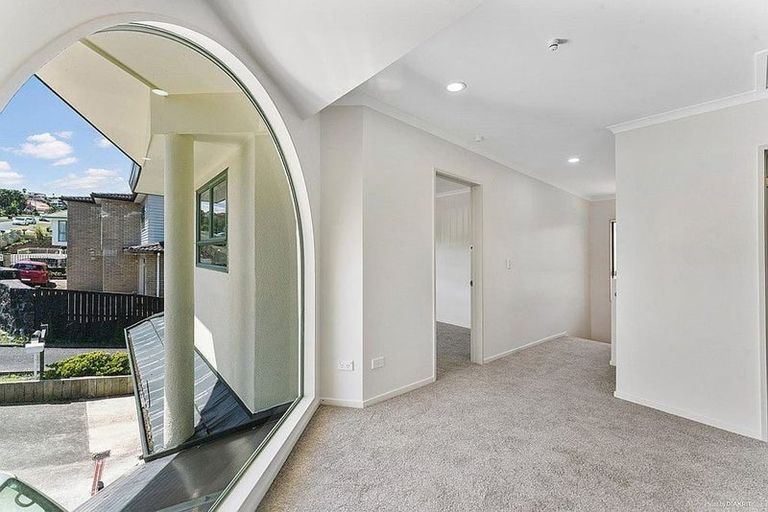 Photo of property in 18 Pistachio Place, Goodwood Heights, Auckland, 2105