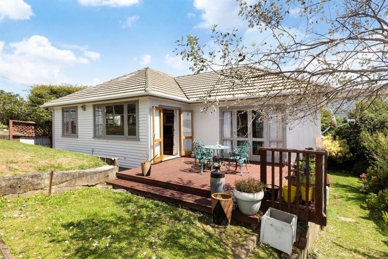 Photo of property in 12 Anthony Street, Tawa, Wellington, 5028