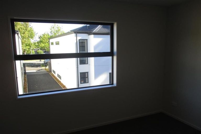 Photo of property in 2/22 Grove Road, Addington, Christchurch, 8024