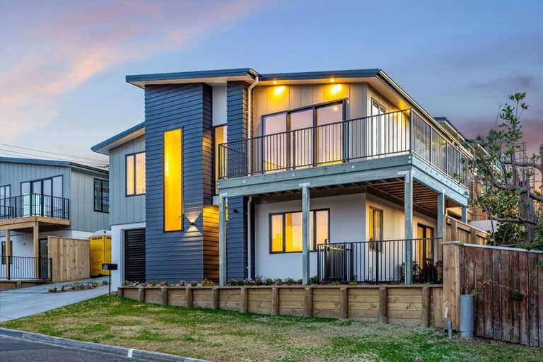 Photo of property in 115 Golf Road, Paraparaumu Beach, Paraparaumu, 5032