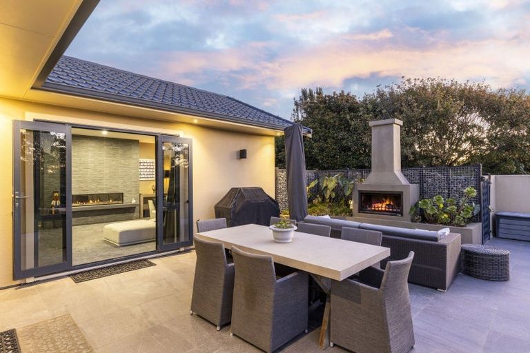 Photo of property in 49 Shelter Grove, Frankleigh Park, New Plymouth, 4310