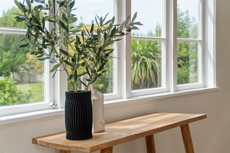 Photo of property in 47 Philomel Crescent, Bayswater, Auckland, 0622