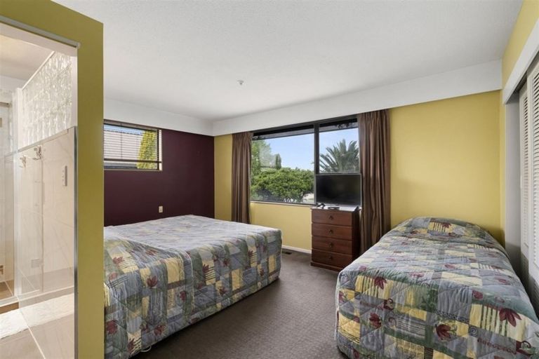 Photo of property in 314 Yaldhurst Road, Avonhead, Christchurch, 8042