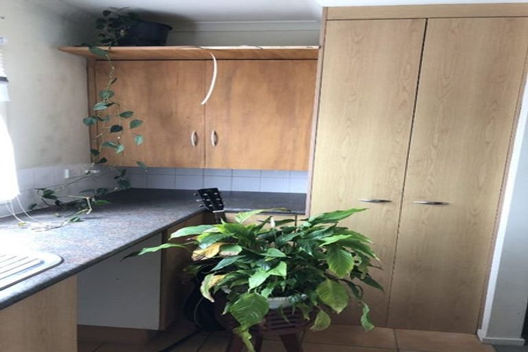 Photo of property in 6/4 Keeling Road, Henderson, Auckland, 0612