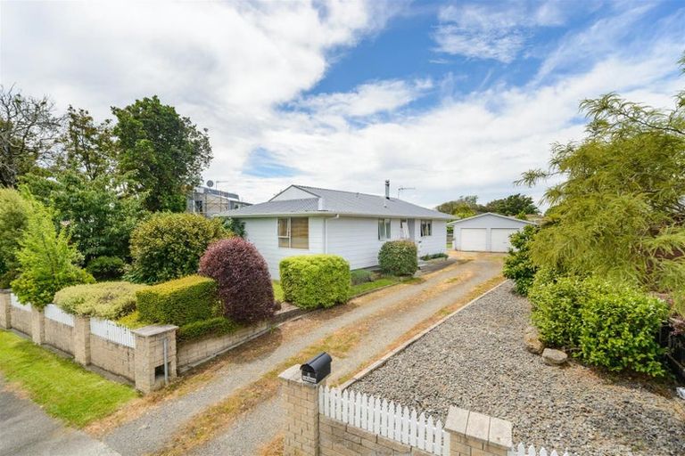 Photo of property in 6 Pain Street, Bulls, 4818