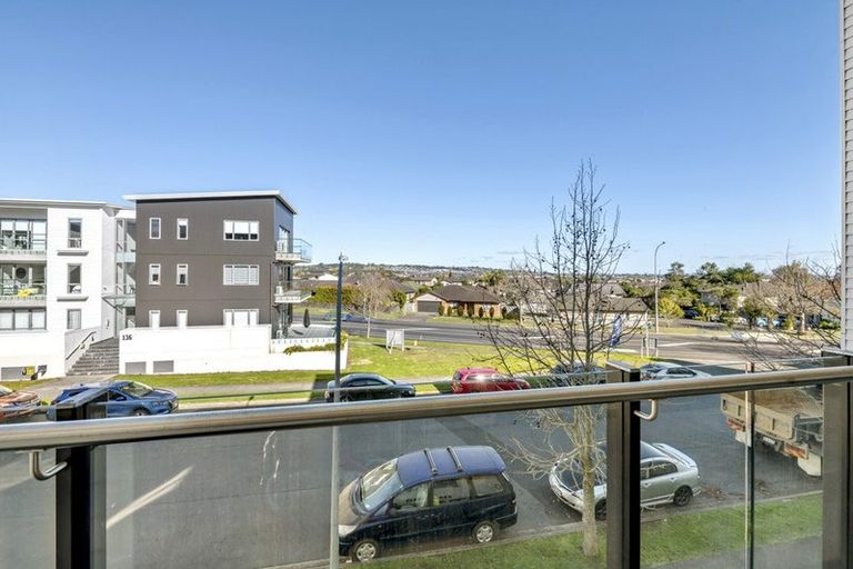 Photo of property in 10/11 Carlos Drive, Flat Bush, Auckland, 2016