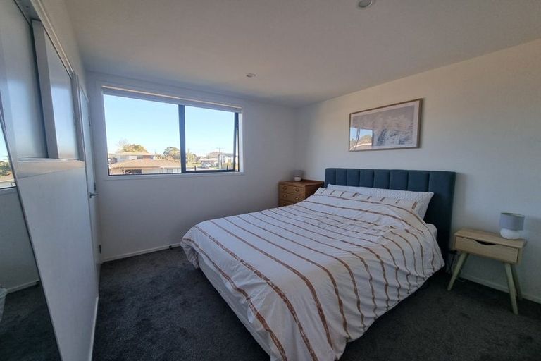 Photo of property in 4/45 Vera Road, Te Atatu South, Auckland, 0610
