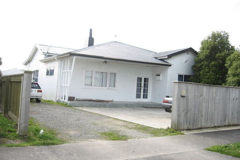 Photo of property in 17 Hereford Street, West End, Palmerston North, 4410