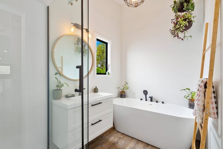 Photo of property in 46 Ararua Road, Waiotira, 0193