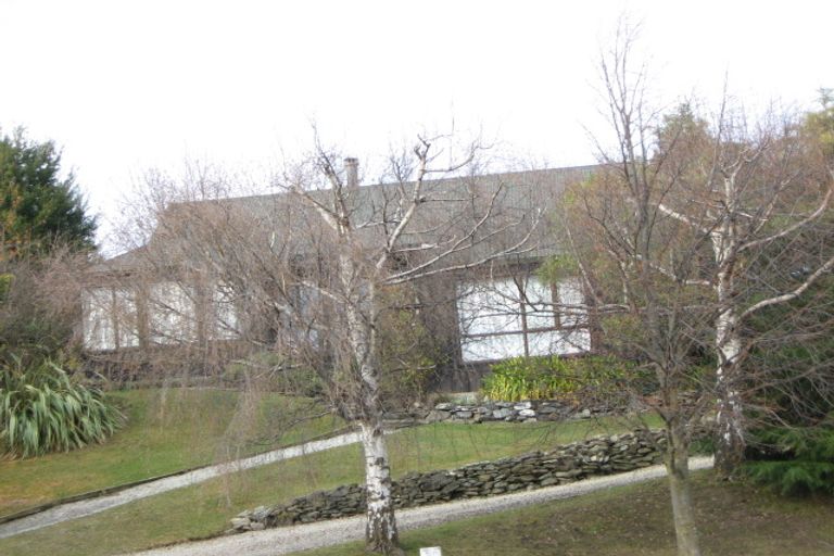 Photo of property in 16 Mulberry Lane, Wanaka, 9305