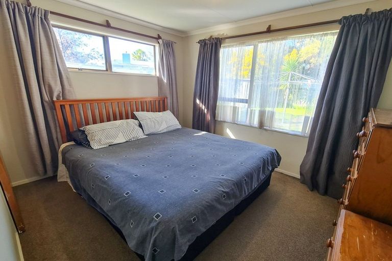 Photo of property in 62 Acacia Street, Kelvin Grove, Palmerston North, 4414