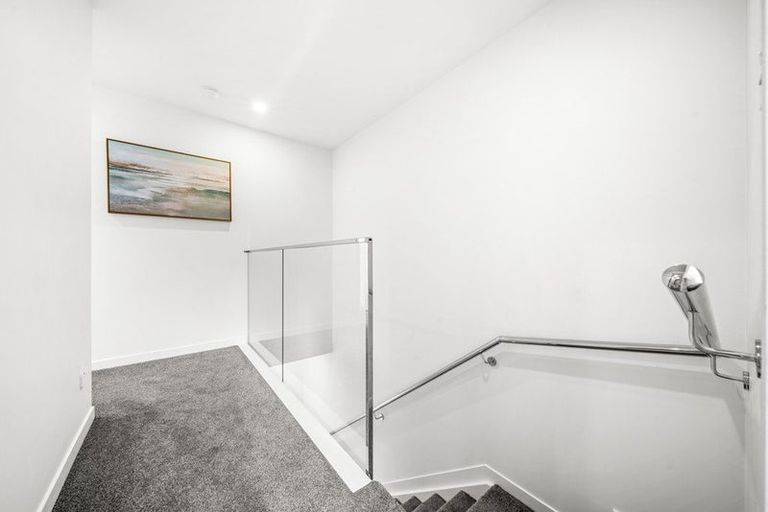 Photo of property in 33d Saint Peters Street, Northcote, Auckland, 0627