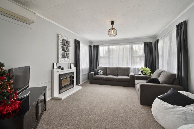 Photo of property in 3 Somerset Crescent, Highbury, Palmerston North, 4412