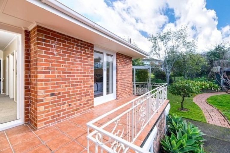 Photo of property in 123 Exmouth Road, Northcote, Auckland, 0627