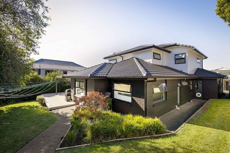 Photo of property in 20 Renoir Street, West Harbour, Auckland, 0618