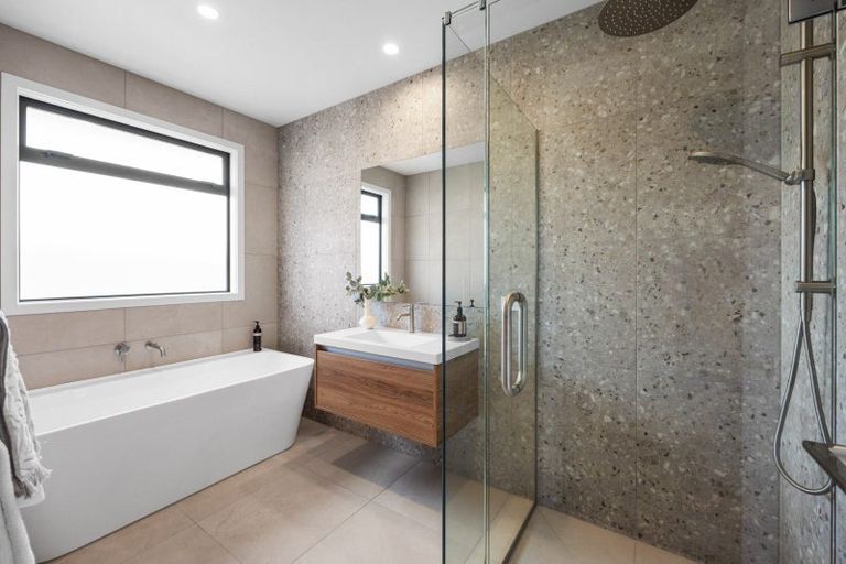 Photo of property in 5 Wai Whatu Street, Meeanee, Napier, 4110