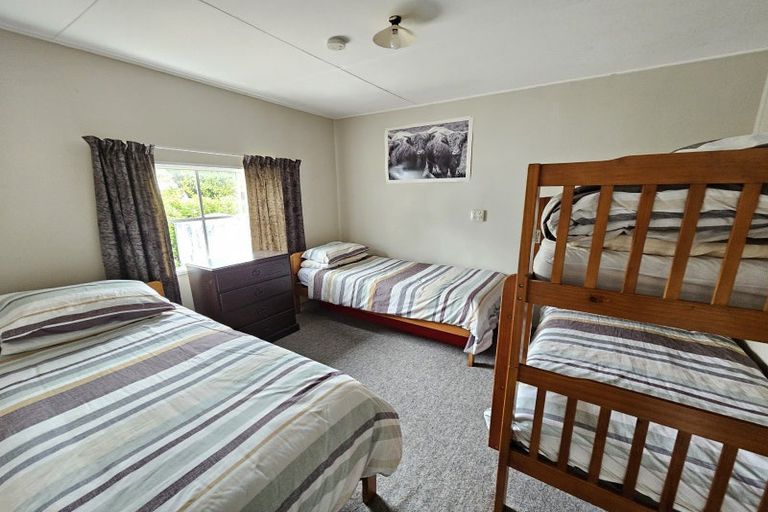 Photo of property in 9 Arthur Road, Owaka, 9585