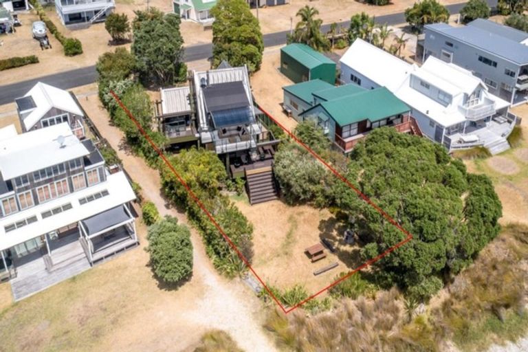 Photo of property in 113 Captain Cook Road, Cooks Beach, Whitianga, 3591