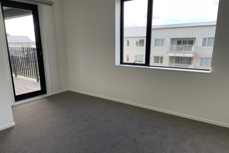 Photo of property in 205/28c Eileen Newey Place, Henderson, Auckland, 0612