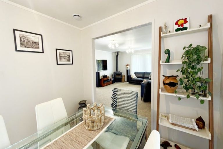 Photo of property in 16 Onetaunga Road, Chatswood, Auckland, 0626