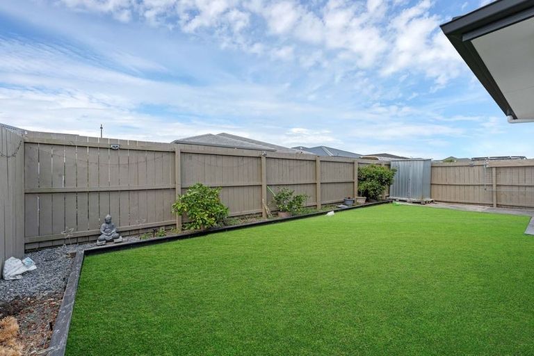 Photo of property in 9 Rere Close, Takanini, 2112