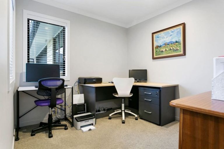 Photo of property in 17 Alan Livingston Drive, Cambridge, 3434