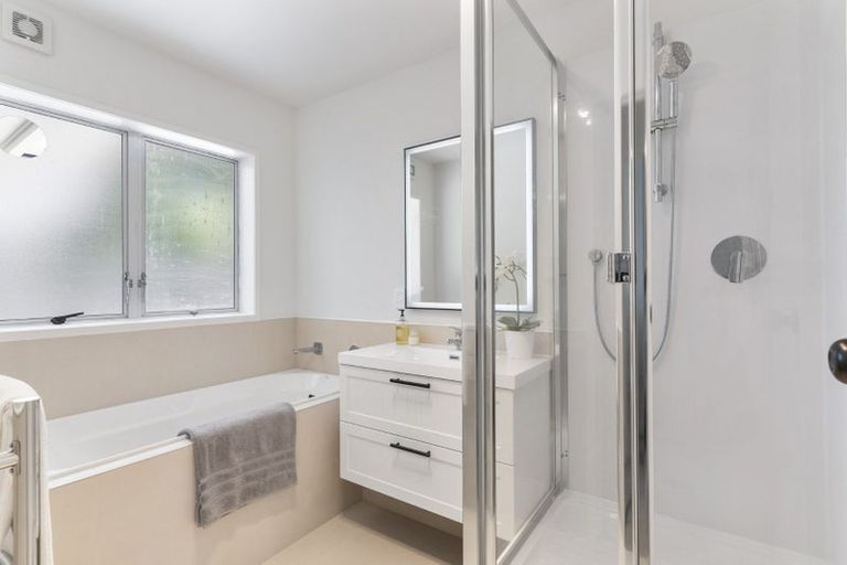 Photo of property in 13 Dunraven Place, Torbay, Auckland, 0630